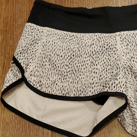 Lululemon Run: Speed Sz 6 Short 4-way Stretch Dottie Dash Grain Black / Black - Picture 2 of 6